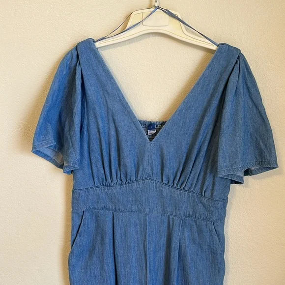 ❄️Old Navy Puff Sleeve Chambray Jumpsuit❄️ - Picture 2 of 10